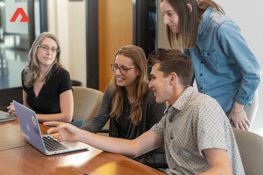 Top 6 Benefits of hiring a Web Development Company