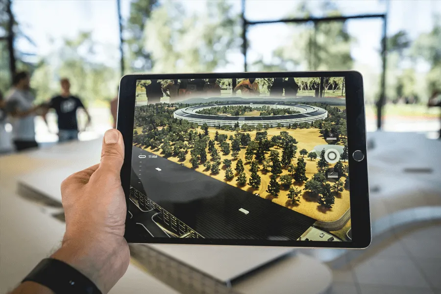 Augmented Reality (AR)